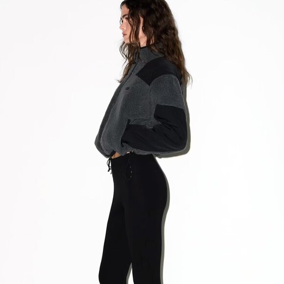 SKIMS TEDDY BOXY ZIP UP JACKET - Picture 2 of 4